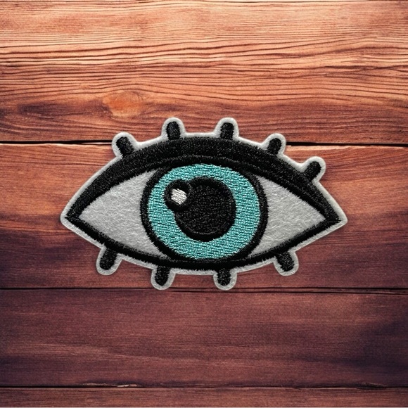 Eye Embroidered Patch - Picture 1 of 4